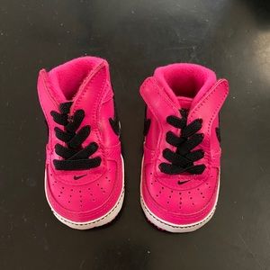Infant Nikes Sz 1
